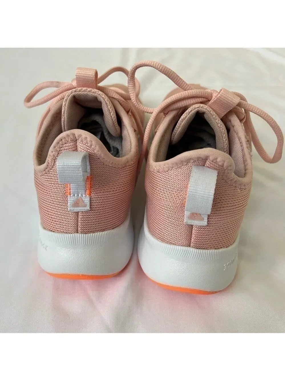 Womens Adidas Nario Move in Vapour Pink. Size 8